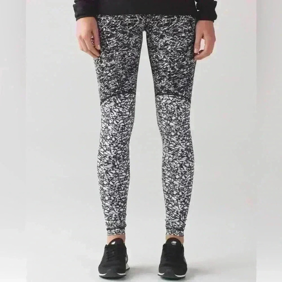 Lululemon Wunder Under Hi-Rise Ice Breaker Black White - Size 4 - Picture 1 of 5